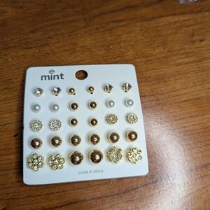 Mint Gold and White Earring Collection